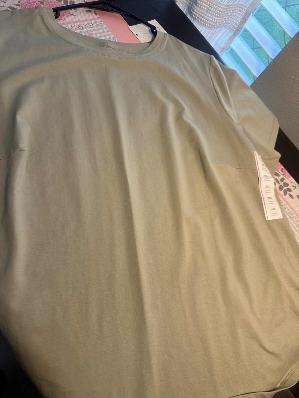 Ladies sage green Crew Neck T-Shirt Sz XXL. NWT